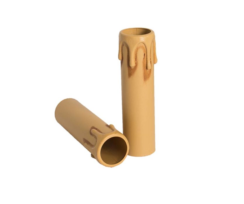 Plastic kaarshuls antiek bruin. Een antiek bruine plastic huls met een lengte van 100 mm, geschikt voor een E14 kaarsfitting.
