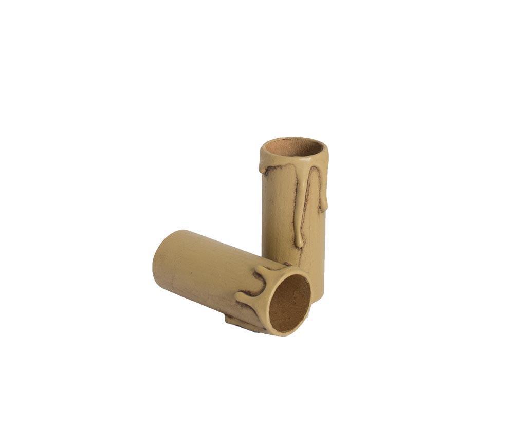 Kaarshuls antiek bruin karton. Een antiek bruine kartonnen huls voor een kroonluchter met een lengte van 65 mm geschikt voor E14 kaarsfittingen.