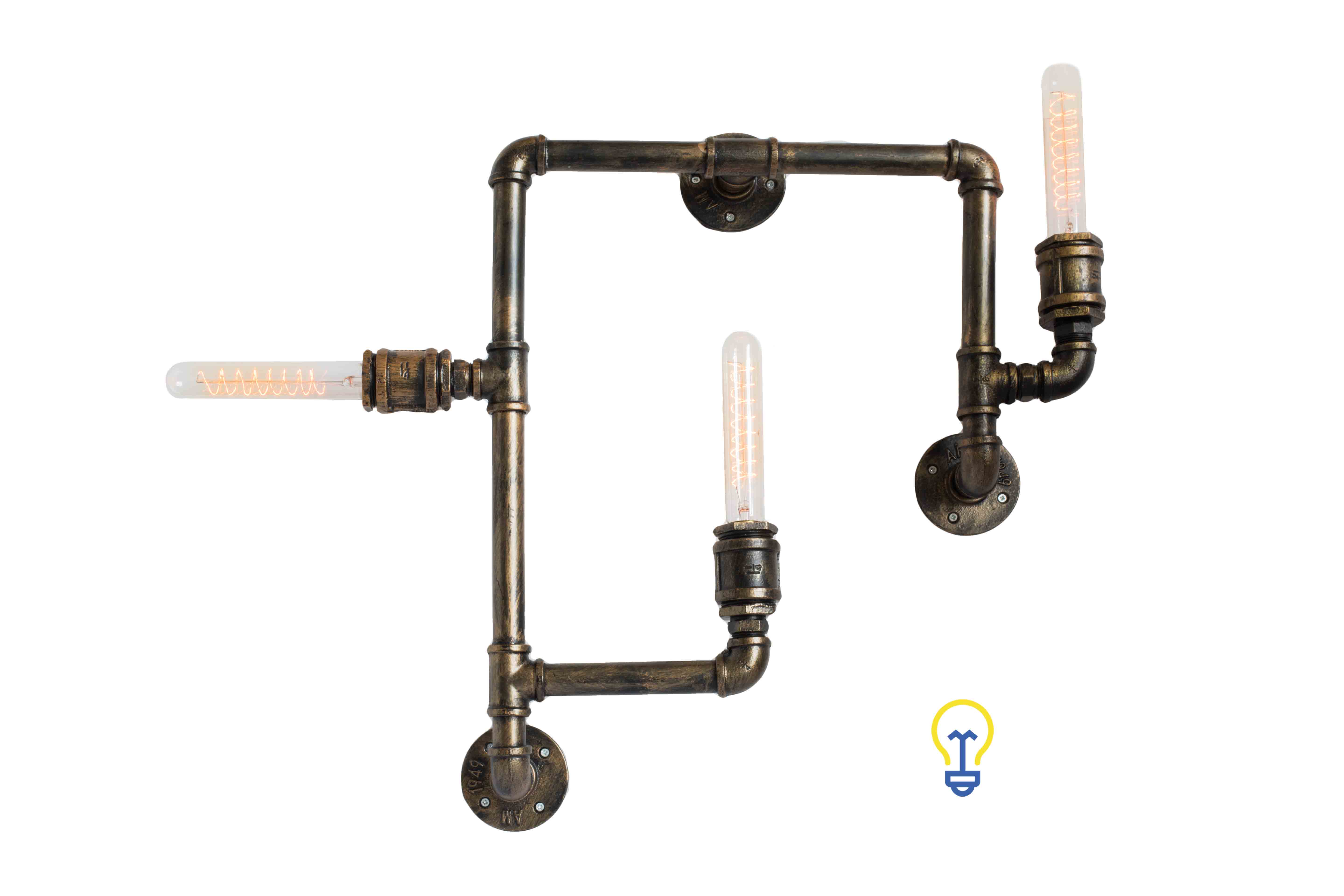 Industriële lamp gemaakt van waterleidingen. Een stoere steampunk wandlamp voor industriële interieurs in barren, winkels en restaurants en oude fabriekshallen.