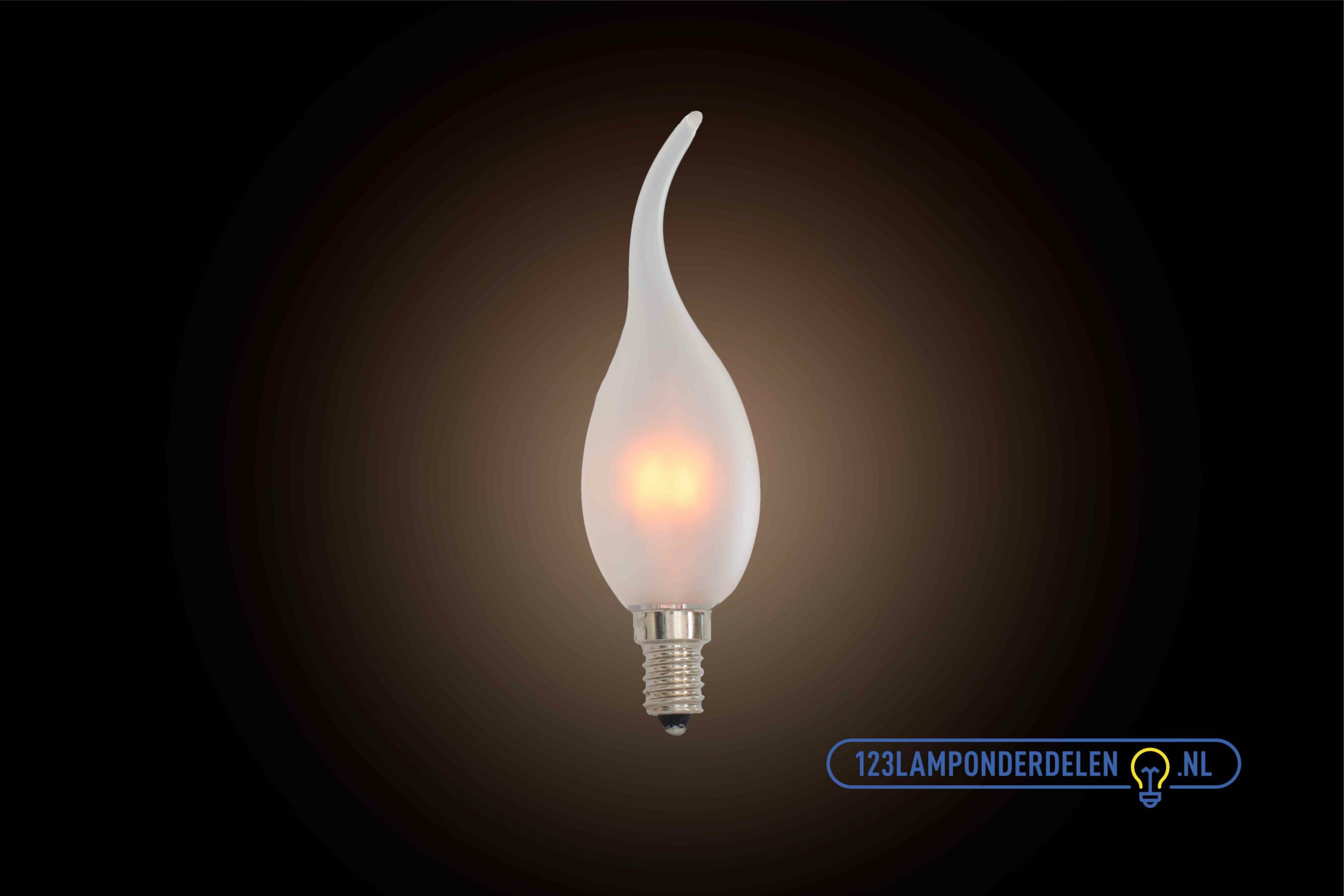 15 Watt Mat Tipkaars Gloeilamp E14 | Goedkope gloeilampen! Een warme klassieke gloeilamp van 15 Watt met een kleine E14 fitting.